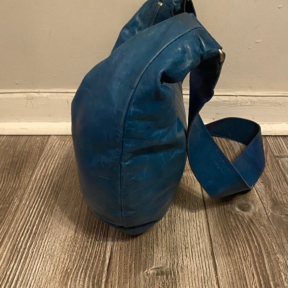 M0851 Half Moon Hobo leather bag - Picture 7 of 15